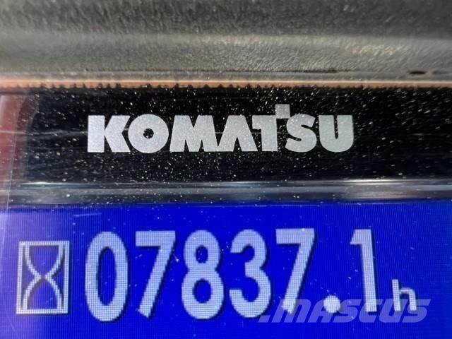 Komatsu D65PX-18 Buldozer sobre oruga