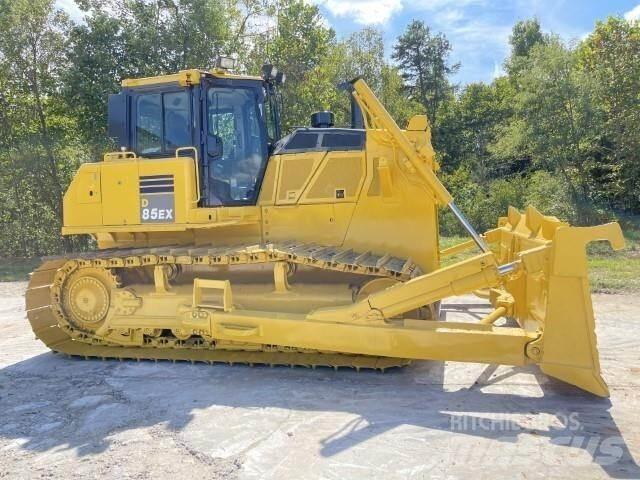 Komatsu D85EX Buldozer sobre oruga