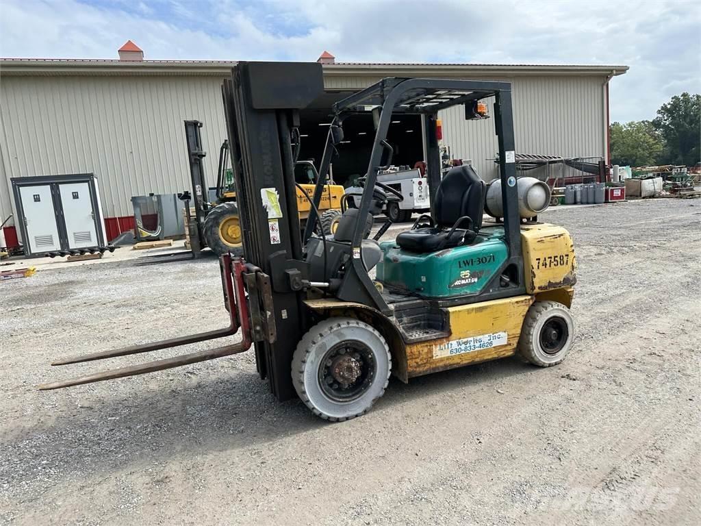 Komatsu FG25T-14 Montacargas - otros