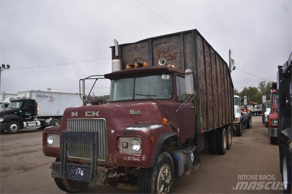 Mack DM685S Camiones grúa