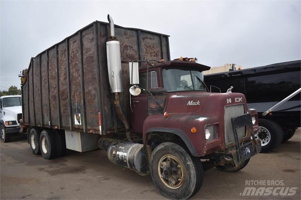 Mack DM685S Camiones grúa