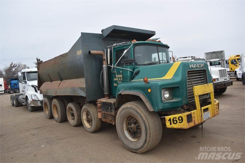 Mack DM688 Bañeras basculantes usadas