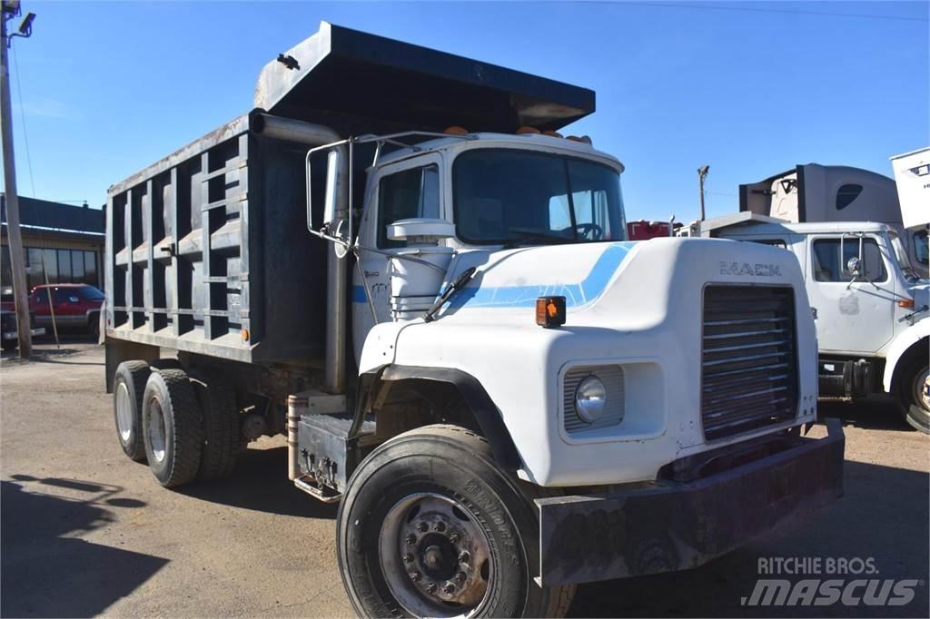 Mack DM690S Bañeras basculantes usadas