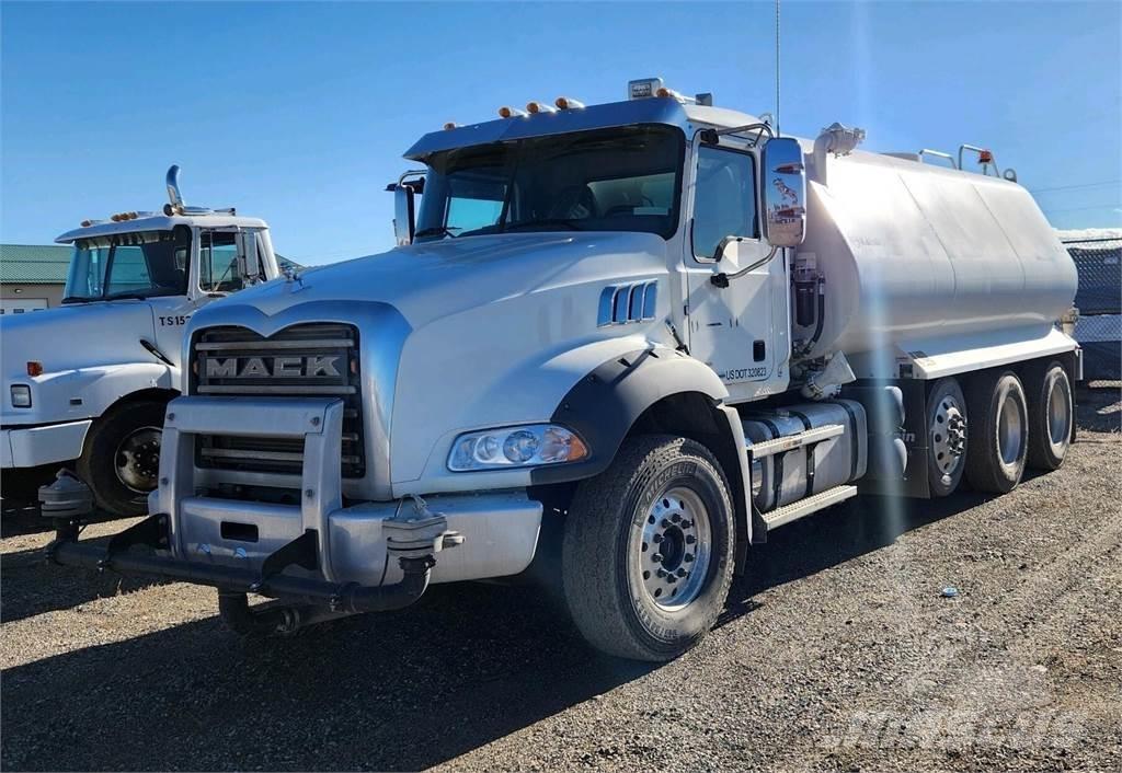Mack GRANITE 84BR Camiones cisterna