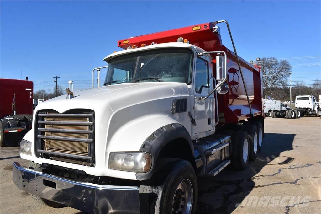 Mack GRANITE GU713 Bañeras basculantes usadas