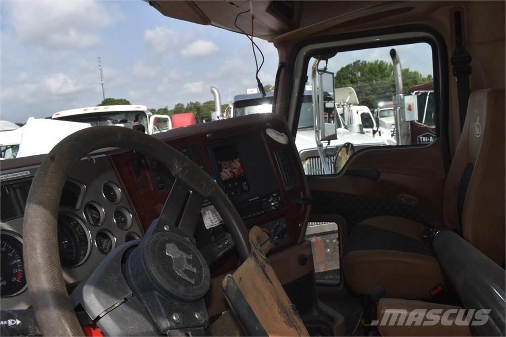 Mack GRANITE GU713 Bañeras basculantes usadas