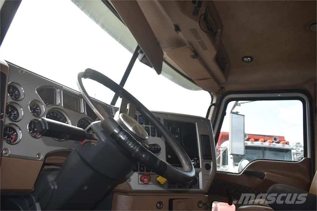 Mack GRANITE GU713 Bañeras basculantes usadas