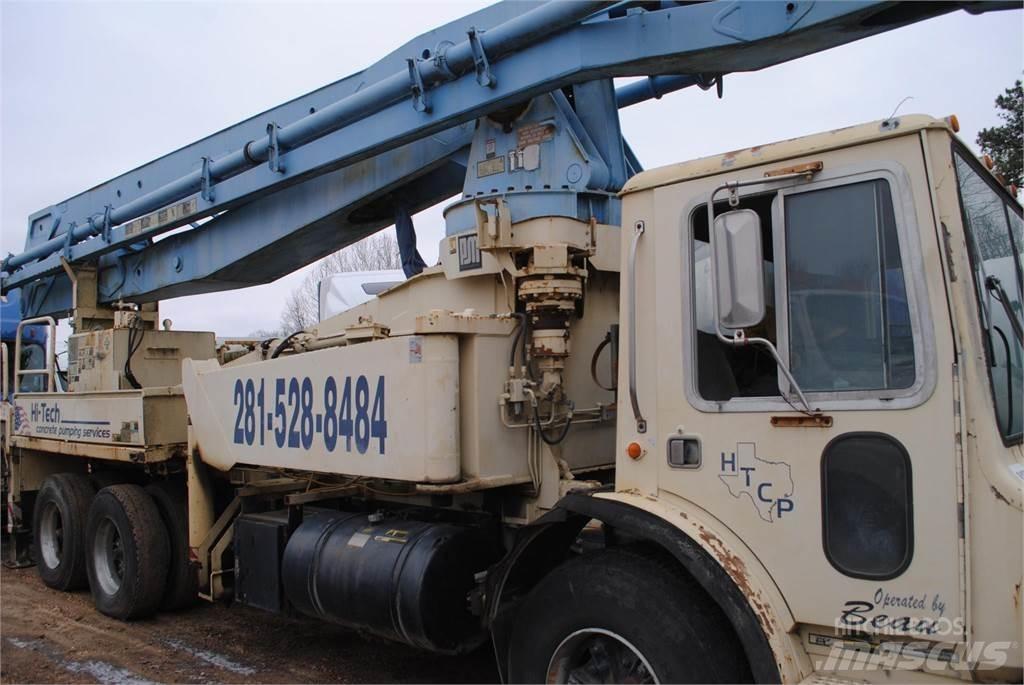 Mack MR686S Camiones de concreto