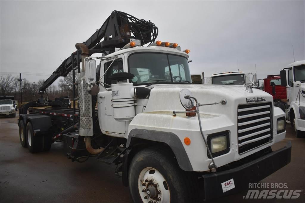 Mack RD688S Camiones grúa