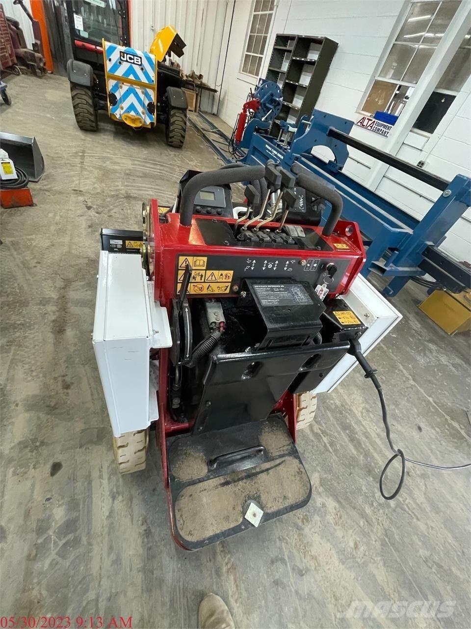 Toro E-DINGO 500 Minicargadoras