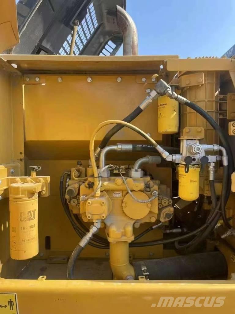 CAT 323D2 Excavadoras sobre orugas