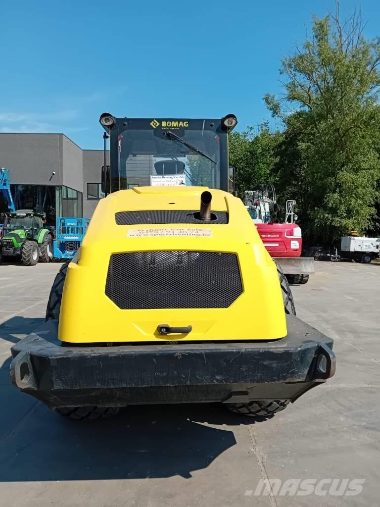 Bomag BW 213 D-5 Compactadoras de suelo