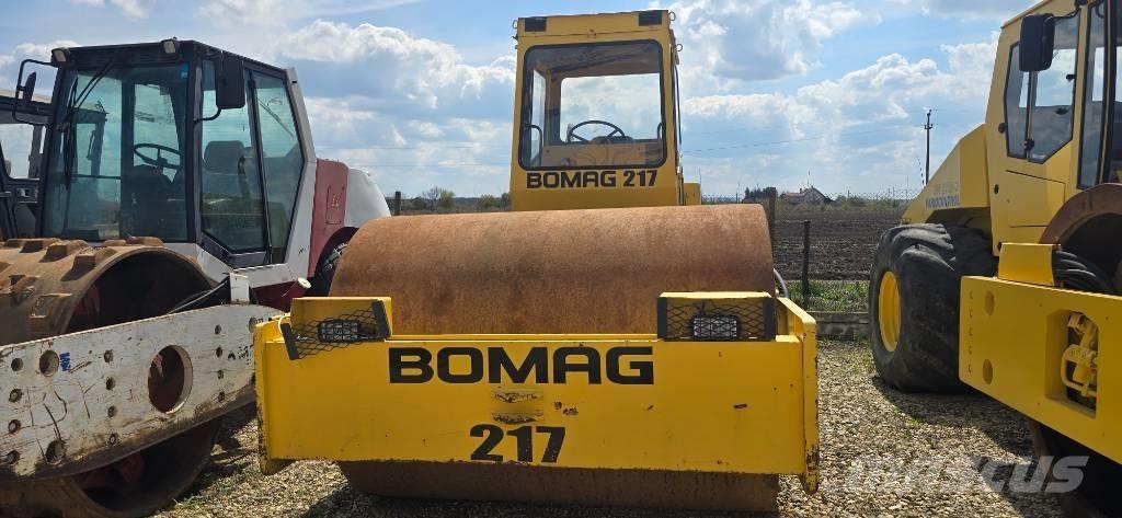 Bomag BW 217 D Rodillos de un solo tambor