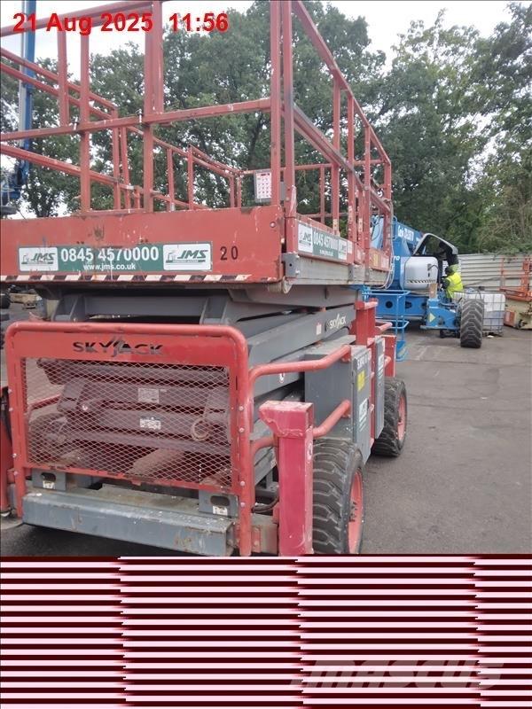 SkyJack SJ 8841 RT Plataformas tijera