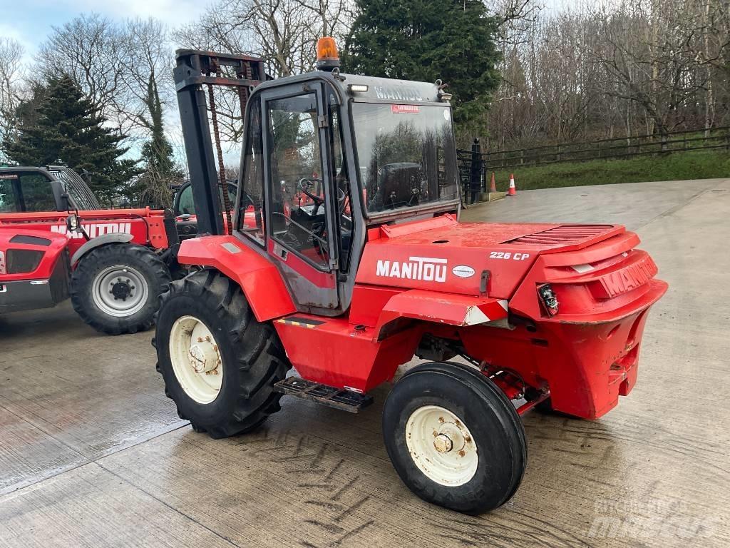 Manitou M226CP Carretillas telescópicas