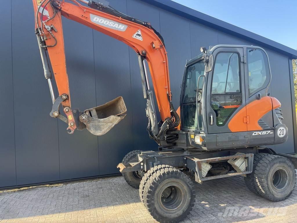 Doosan DX57W Excavadoras de ruedas