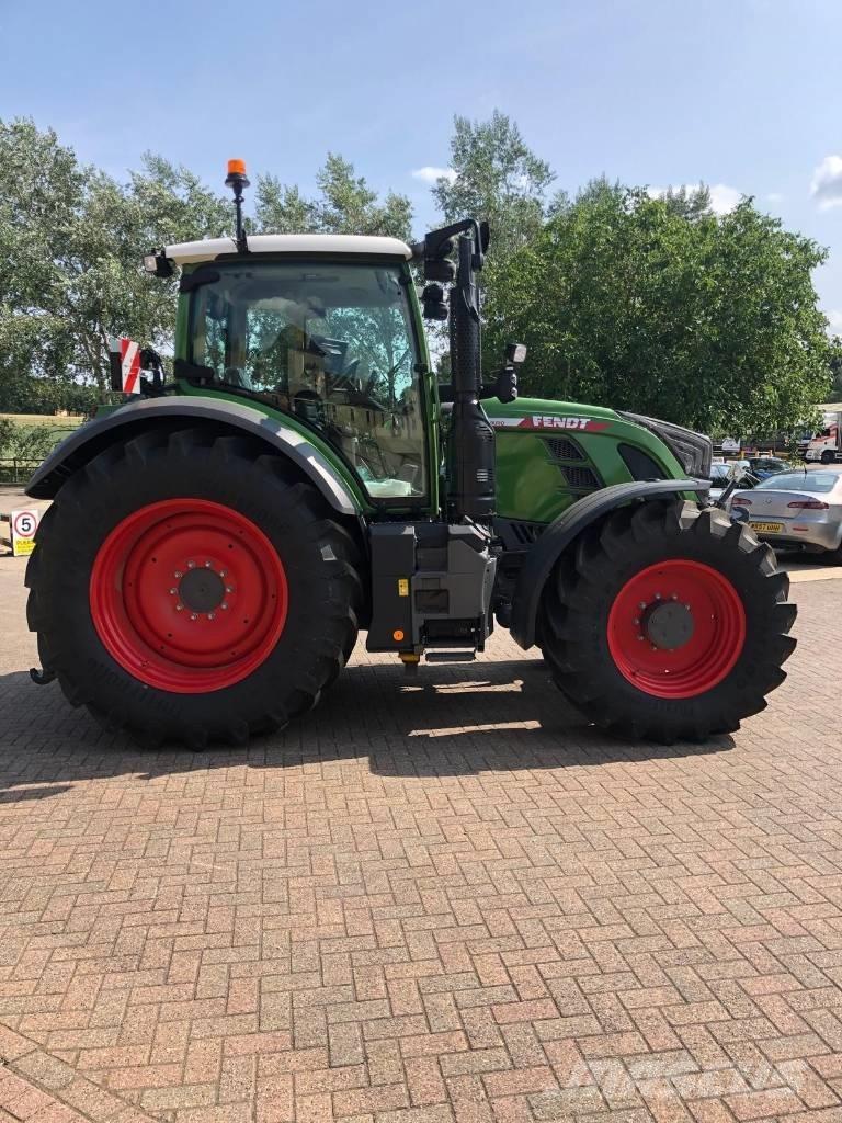 Fendt 718 Vario Tractores