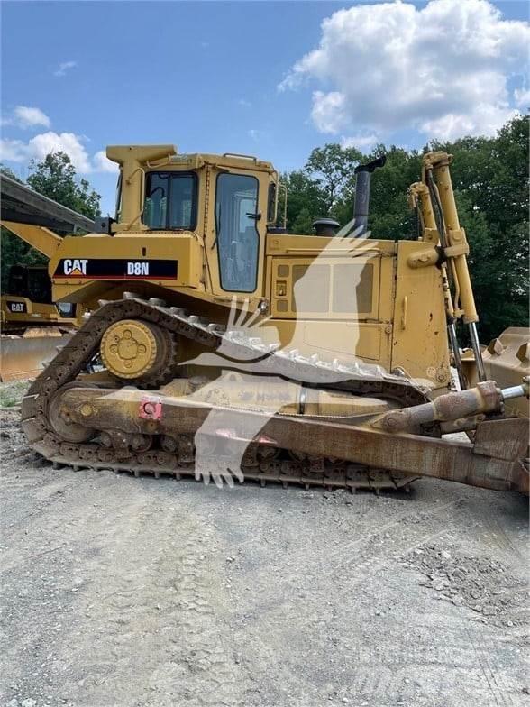 CAT D8N Buldozer sobre oruga