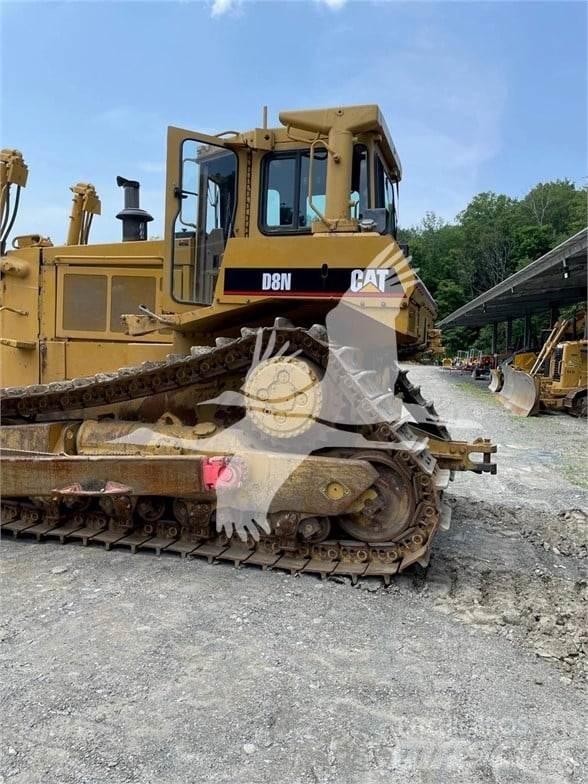 CAT D8N Buldozer sobre oruga