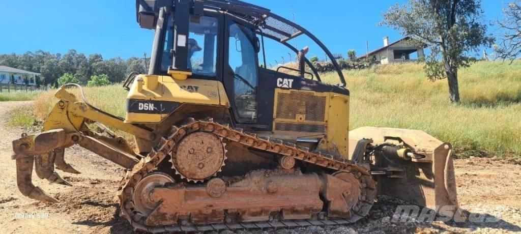 CAT D 6 N Buldozer sobre oruga
