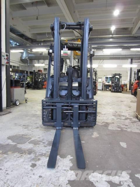 Linde E25 Carretillas de horquilla eléctrica