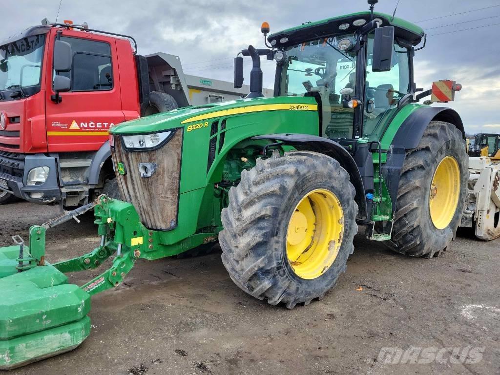 John Deere 8320 R Tractores