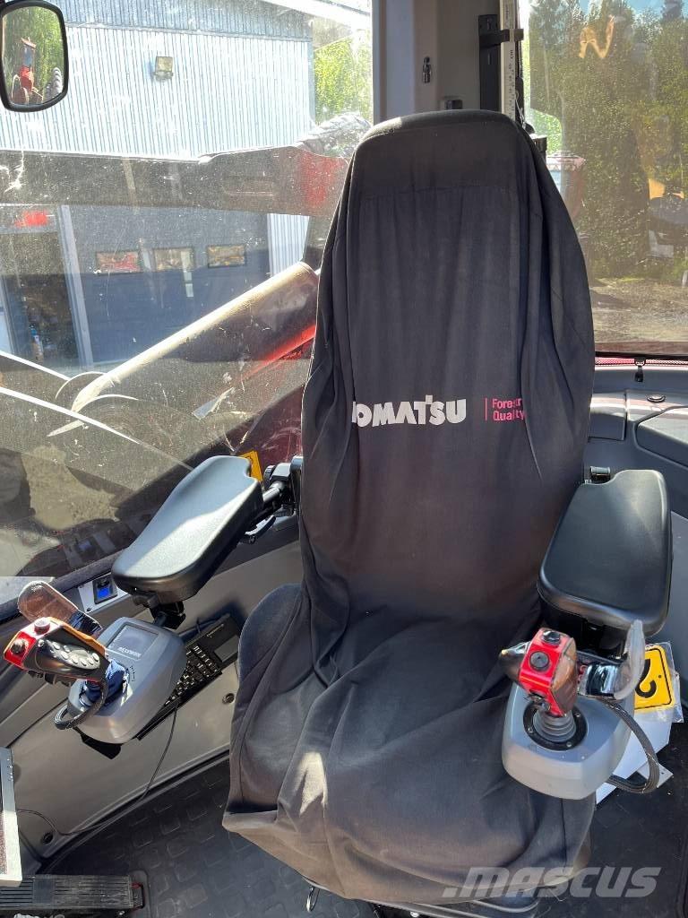 Komatsu 901 Cosechadoras