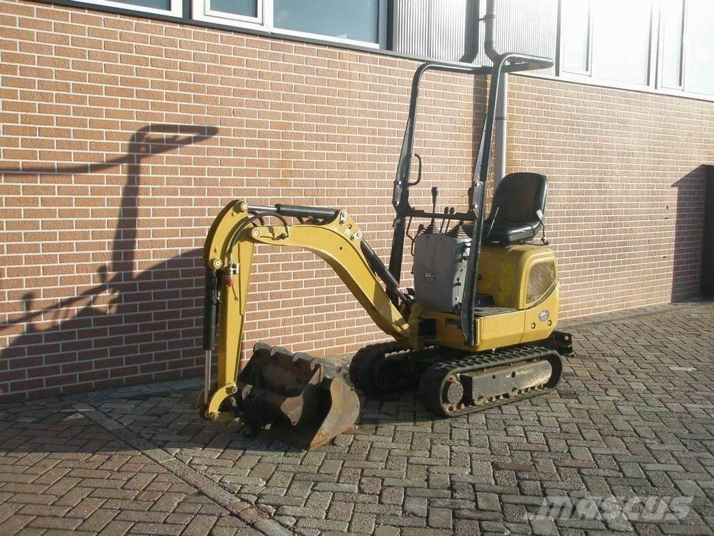 CAT 300.9 Miniexcavadoras