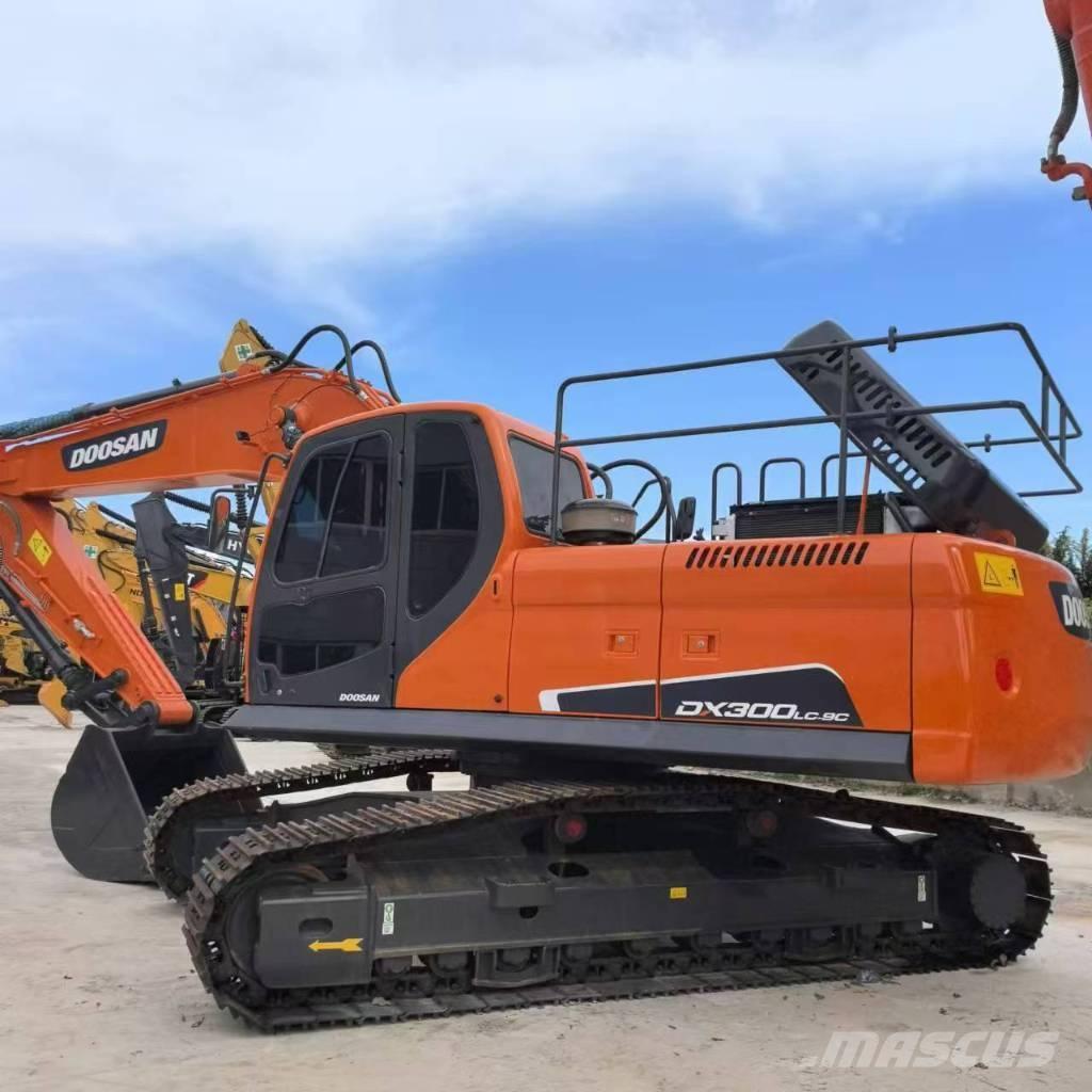 Doosan DX 300 Excavadoras sobre orugas