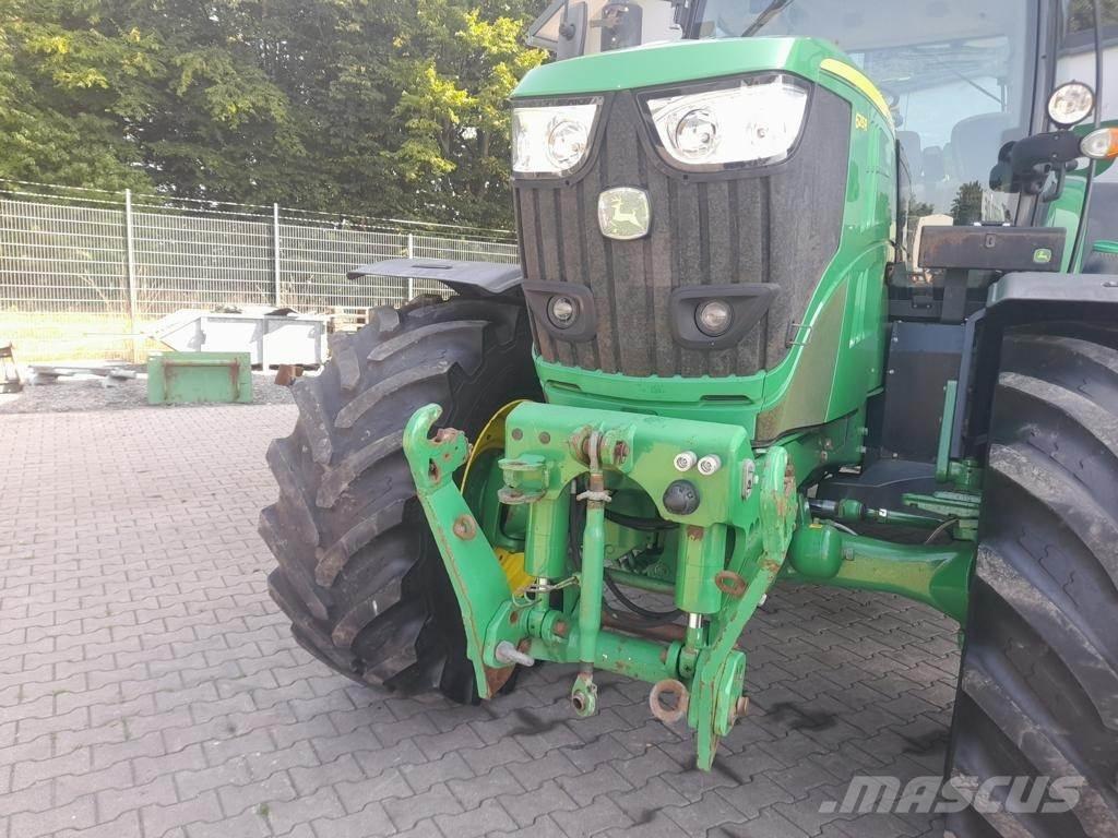 John Deere 6215R Tractores