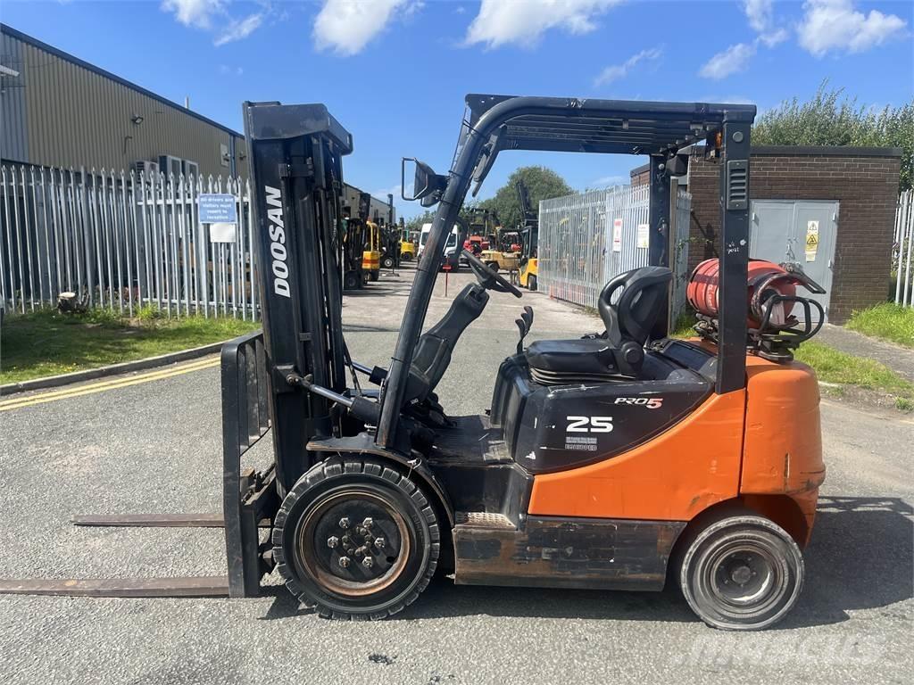 Doosan G25P-5 Camiones LPG