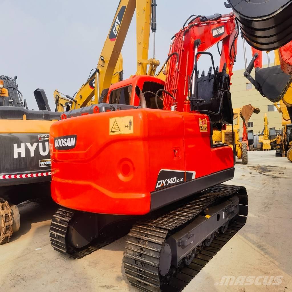 Doosan DX 140 Excavadoras sobre orugas