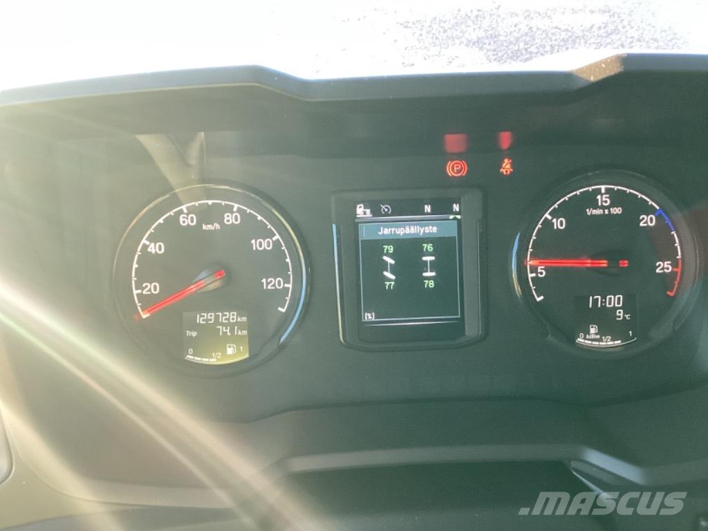 Scania P 250 Camiones con caja de remolque