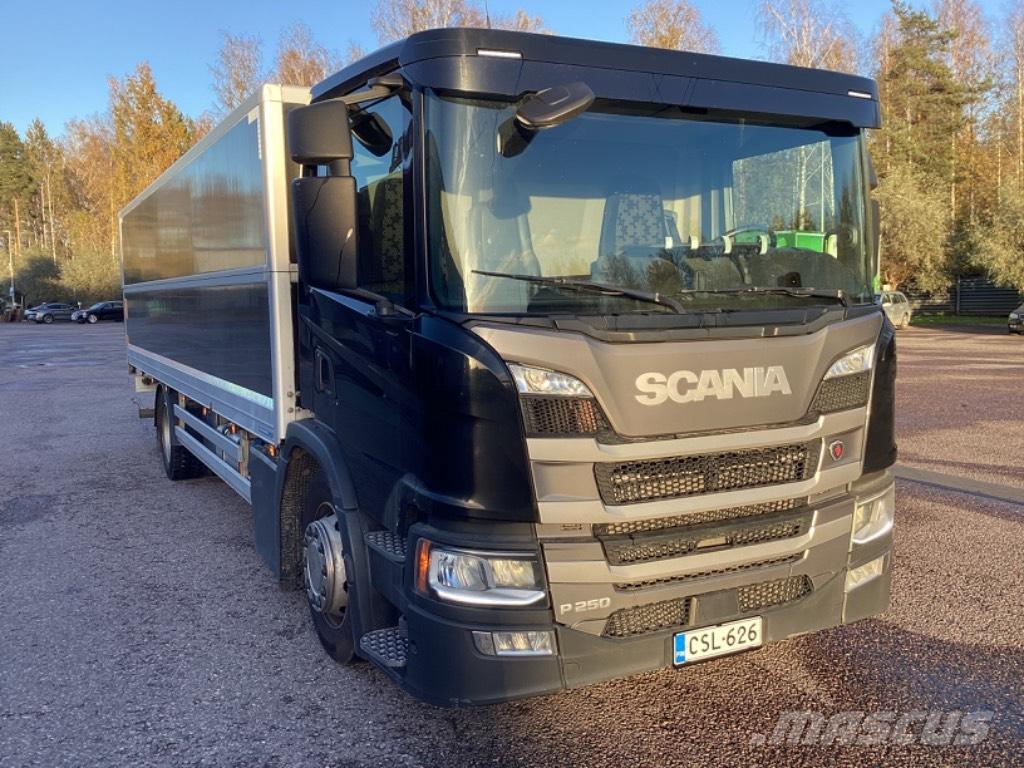 Scania P 250 Camiones con caja de remolque