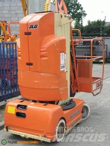 JLG Toucan 1100 Plataformas con brazo de elevación manual