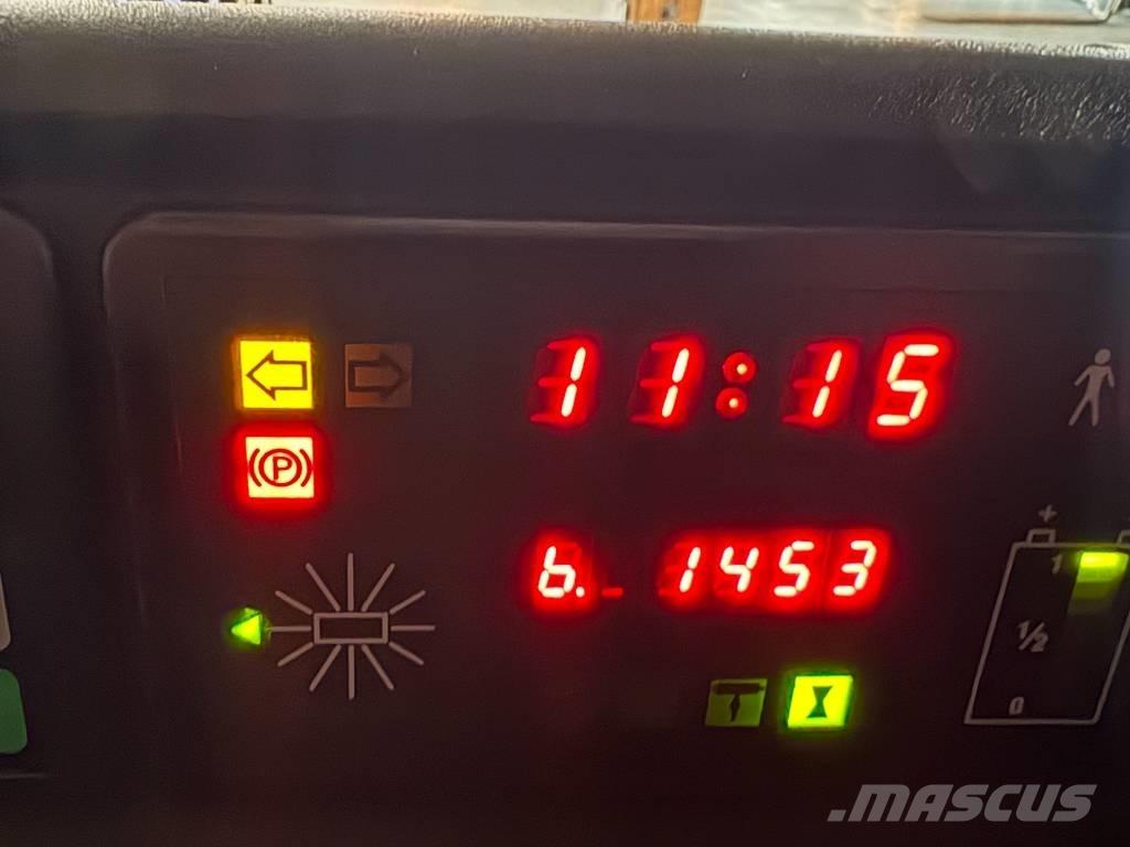 Toyota RRE 140 Montacargas de alcance de gran altura