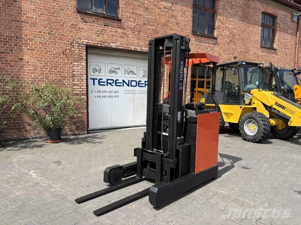 Toyota RRE 140 Montacargas de alcance de gran altura