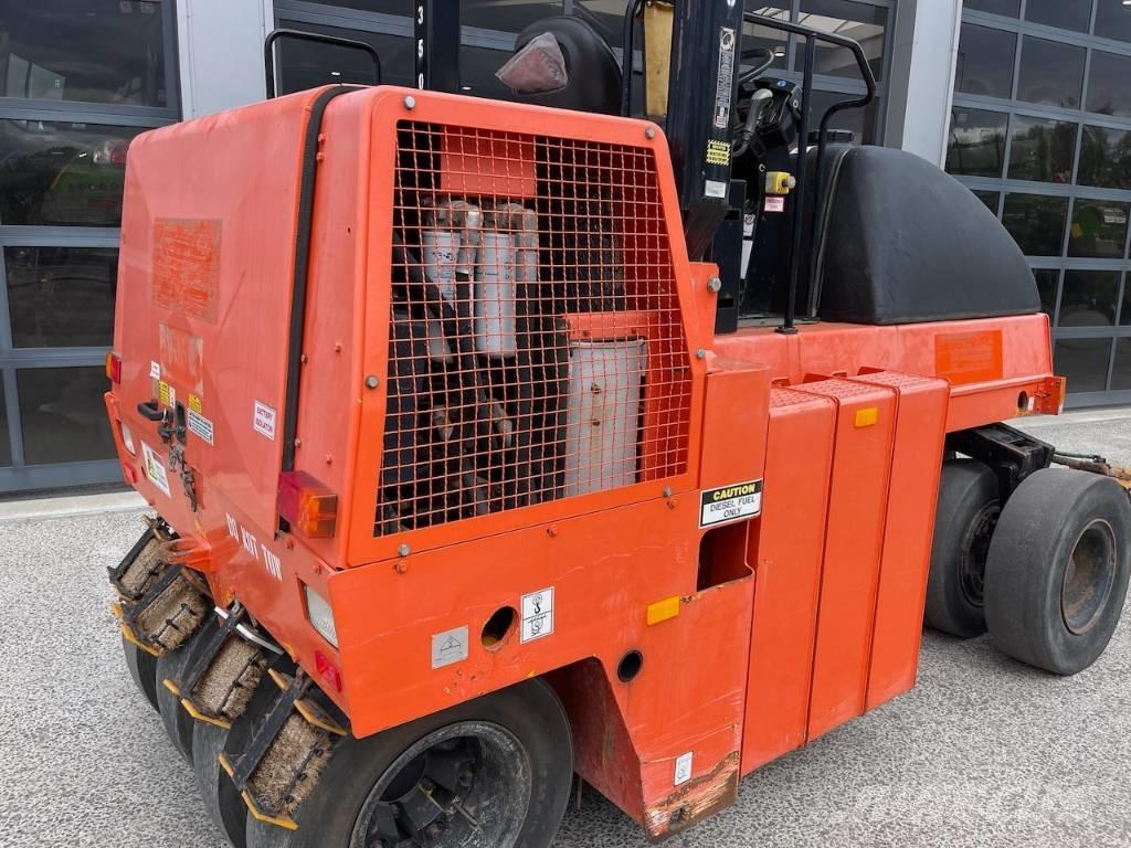 Dynapac CP 142 Rodillos sobre neumáticos