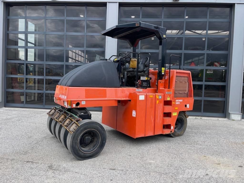 Dynapac CP 142 Rodillos sobre neumáticos