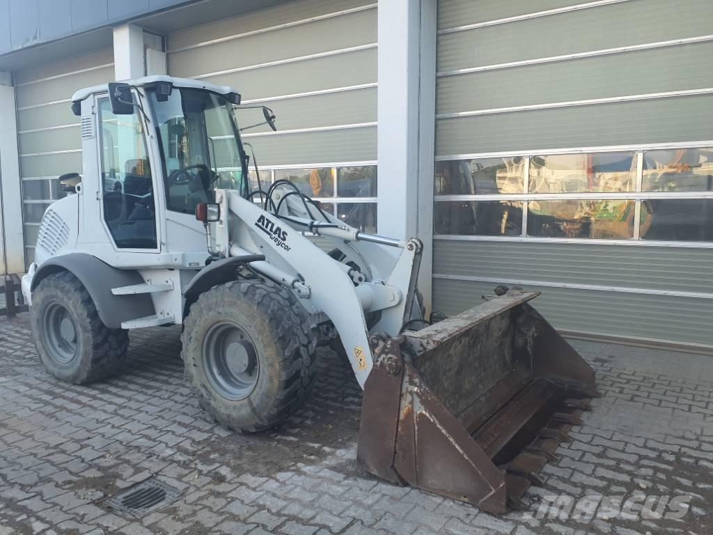 Atlas AR80 | PG + 4in1 Cargadoras sobre ruedas