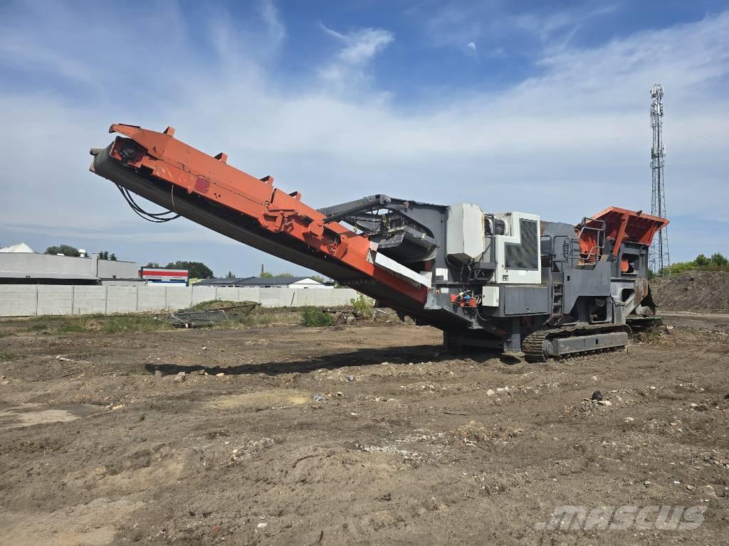 Sandvik QJ 341 Trituradoras móviles