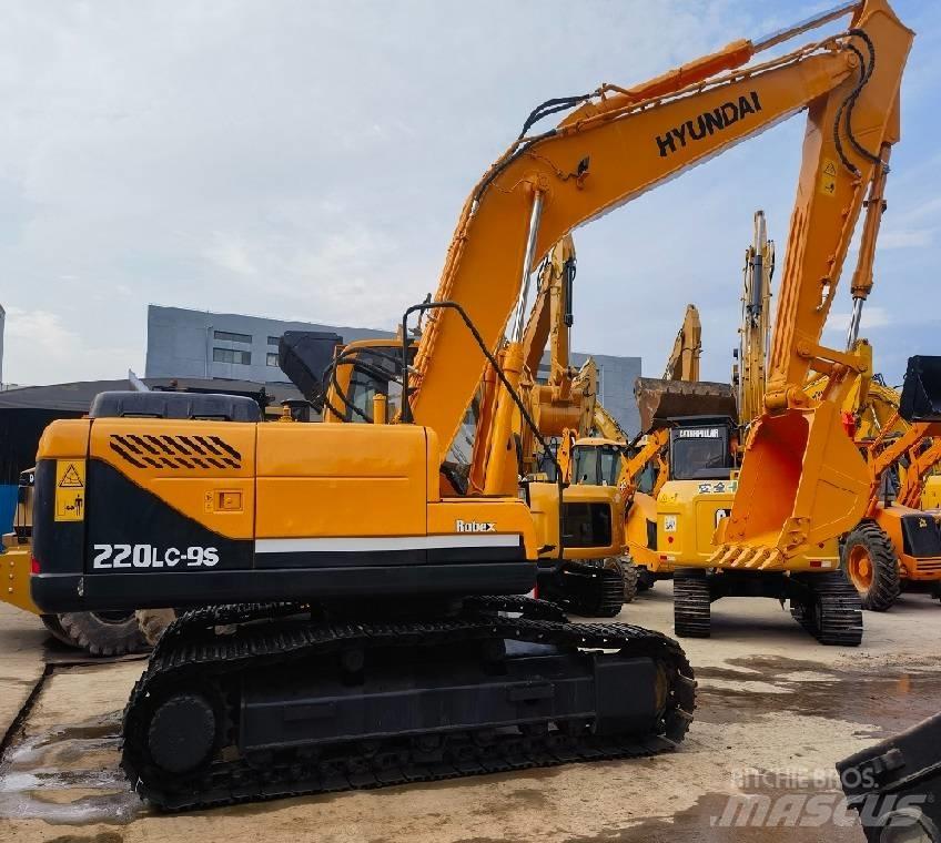 Hyundai 220LC-9S Excavadoras sobre orugas