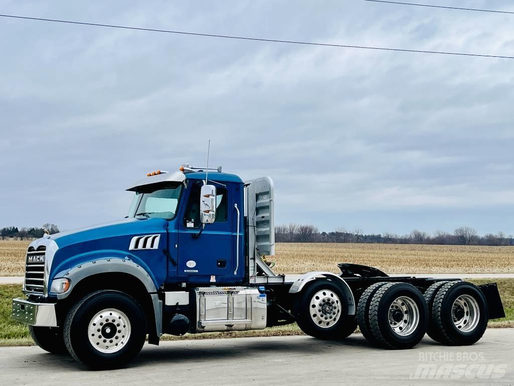 Mack Granite Camiones tractor