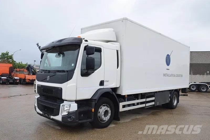 Volvo FE 250 Camiones con caja de remolque