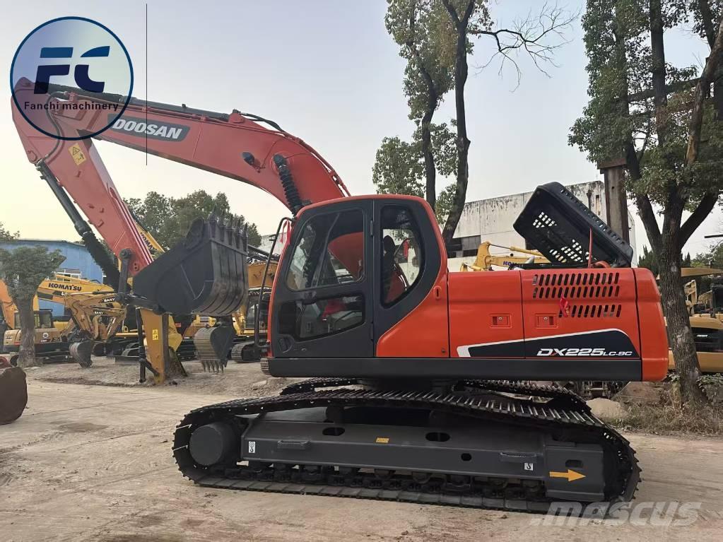 Doosan DX 225 LC Excavadoras sobre orugas