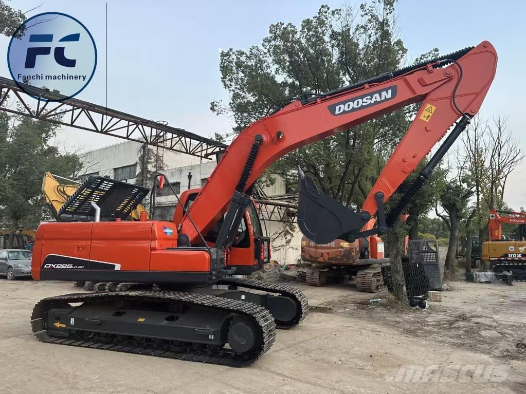 Doosan DX 225 LC Excavadoras sobre orugas