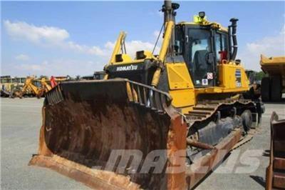 Komatsu D65 EX-16 Buldozer sobre oruga
