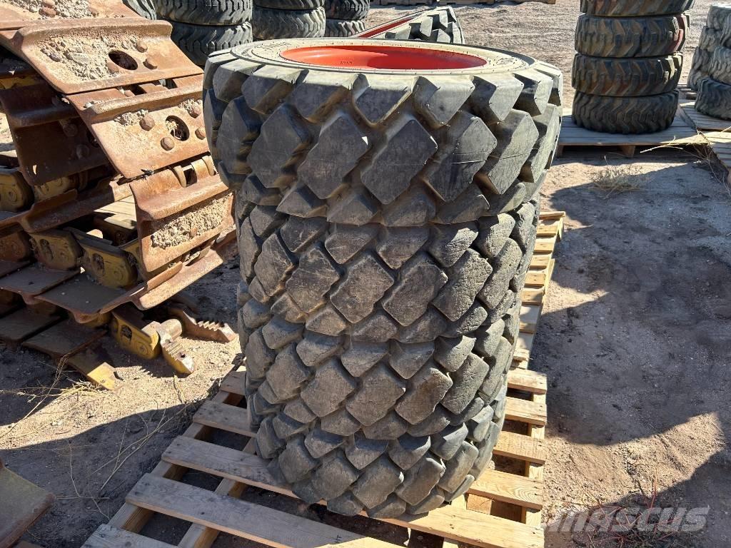 Bobcat 10x16.5 Tires Llantas
