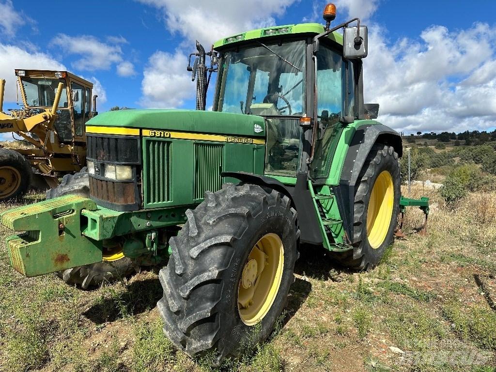 John Deere 6810 Tractores