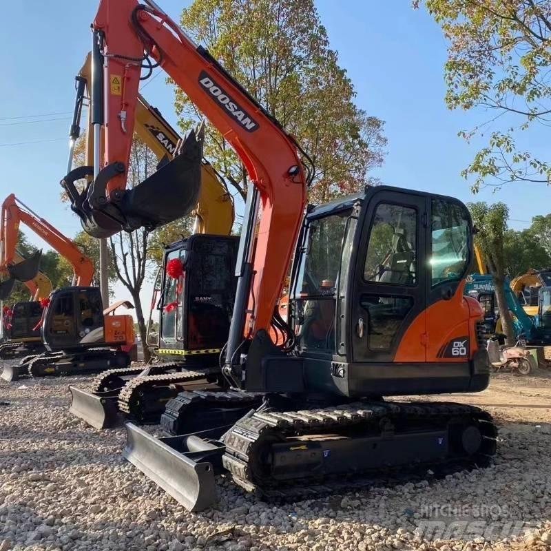 Doosan DX 60 Excavadoras sobre orugas